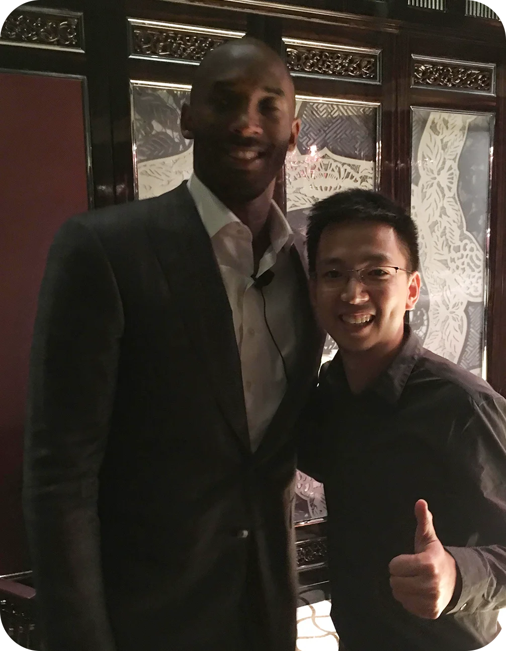 Kobe Bryantと一緒にいるTerrence